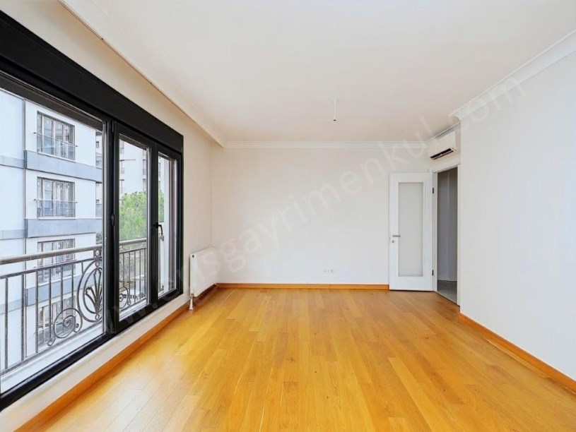 İSTANBUL KADIKÖY ERENKÖY MAHALLESİ HAYRİEĞMEZOĞLU SOKAK, SATILIK 3+1 DAİRE