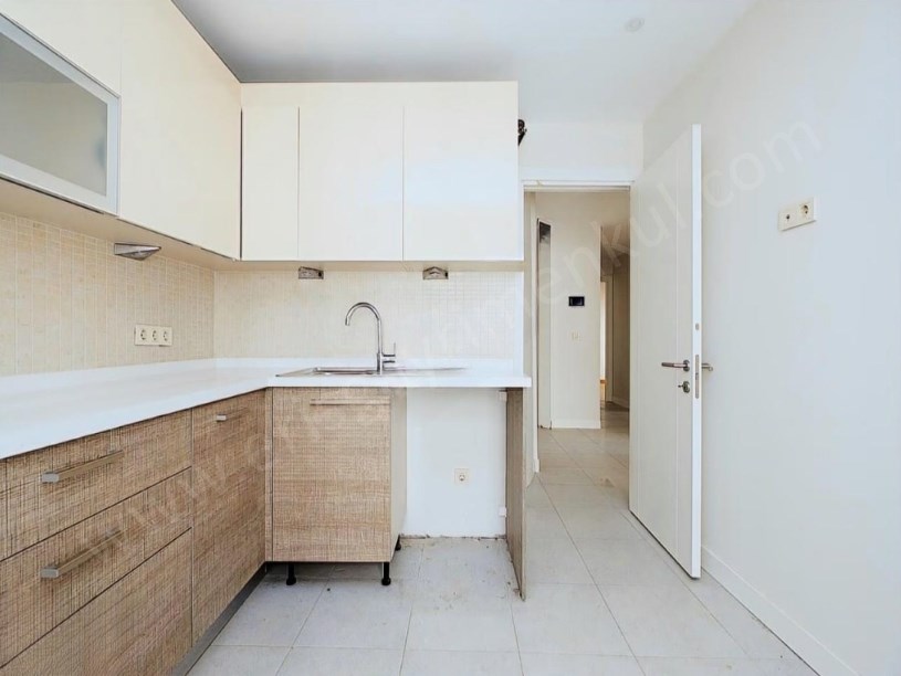 İSTANBUL KADIKÖY ERENKÖY MAHALLESİ HAYRİEĞMEZOĞLU SOKAK, SATILIK 3+1 DAİRE