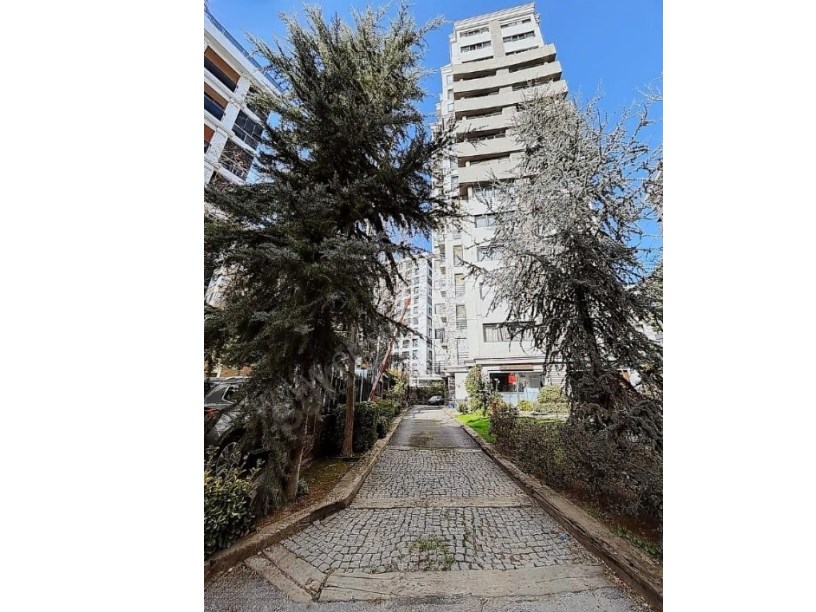 İSTANBUL KADIKÖY Suadiyede Deniz Manzaralı Önü Kapanmaz 120 m² 3 Oda 1 Salon