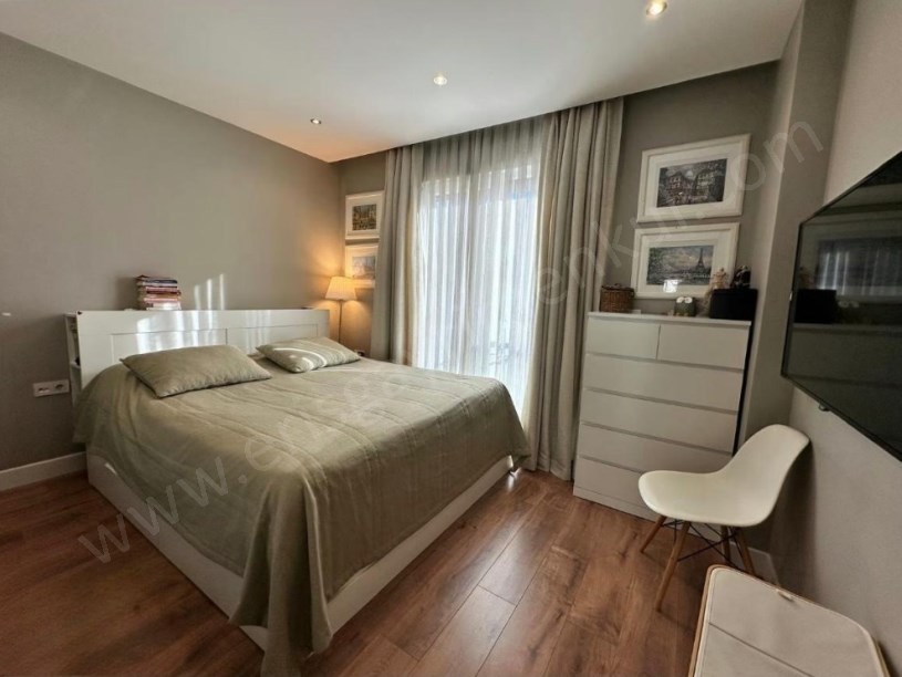 İSTANBUL KADIKÖY ERENKÖY ÖZENÇ SOKAKDA YENİ BİNADA 3+1 EBEVEYNLİ DEPOLU