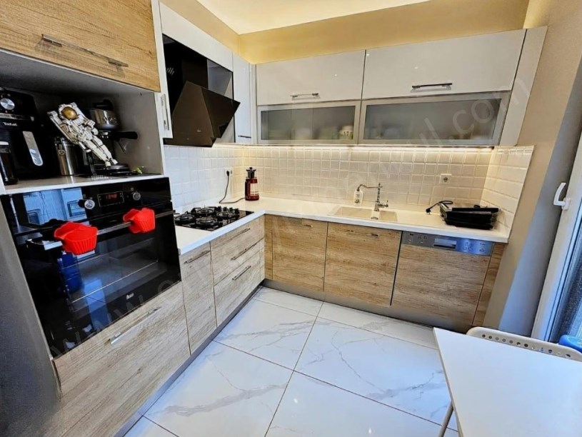 İSTANBUL KADIKÖY ERENKÖY ÖZENÇ SOKAKDA YENİ BİNADA 3+1 EBEVEYNLİ DEPOLU