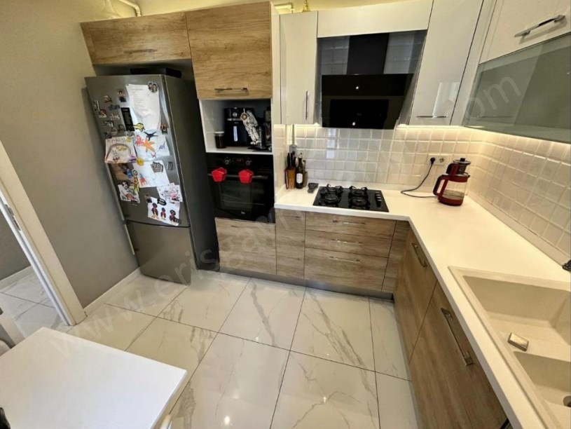 İSTANBUL KADIKÖY ERENKÖY ÖZENÇ SOKAKDA YENİ BİNADA 3+1 EBEVEYNLİ DEPOLU