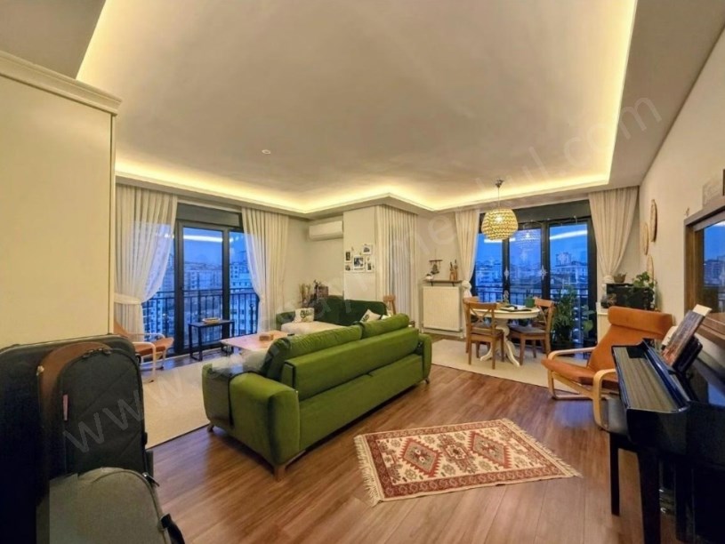 İSTANBUL KADIKÖY SUADİYEDE NET 110 M2 TAM GÖSTERİME UYGUN EBEVEYNLİ SİTE TİP 3+1