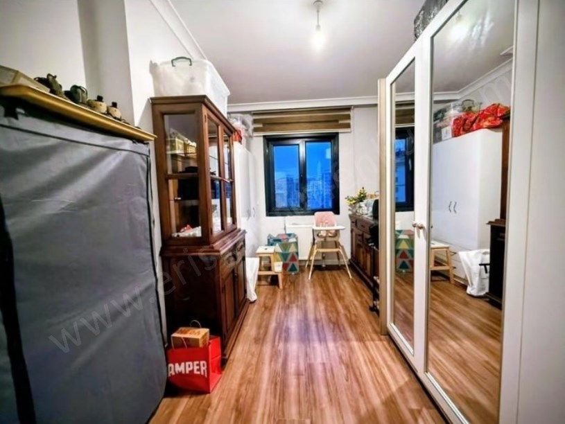 İSTANBUL KADIKÖY SUADİYEDE NET 110 M2 TAM GÖSTERİME UYGUN EBEVEYNLİ SİTE TİP 3+1