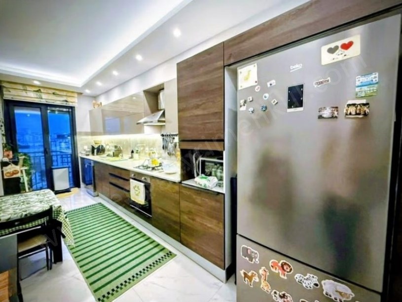 İSTANBUL KADIKÖY SUADİYEDE NET 110 M2 TAM GÖSTERİME UYGUN EBEVEYNLİ SİTE TİP 3+1