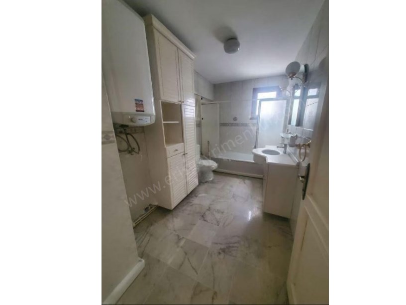 GÖZTEPE BAĞDAT CADDESİ NE YAKIN BAKIMLI BİNADA 180 M2 4+1 DAİRE