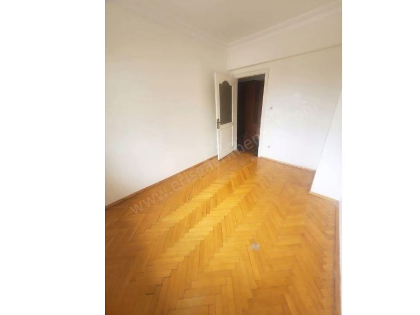 GÖZTEPE BAĞDAT CADDESİ NE YAKIN BAKIMLI BİNADA 180 M2 4+1 DAİRE