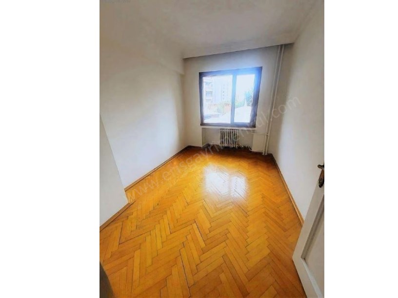 GÖZTEPE BAĞDAT CADDESİ NE YAKIN BAKIMLI BİNADA 180 M2 4+1 DAİRE