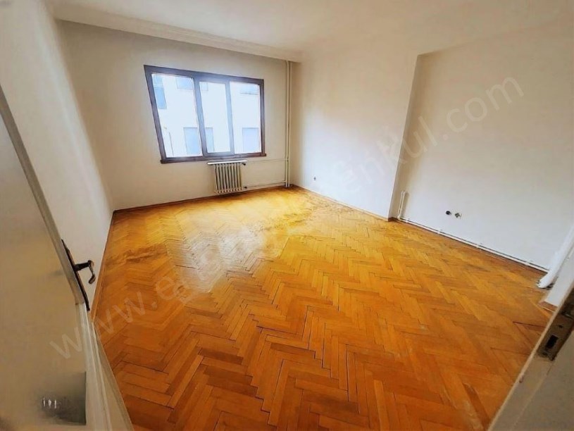 GÖZTEPE BAĞDAT CADDESİ NE YAKIN BAKIMLI BİNADA 180 M2 4+1 DAİRE