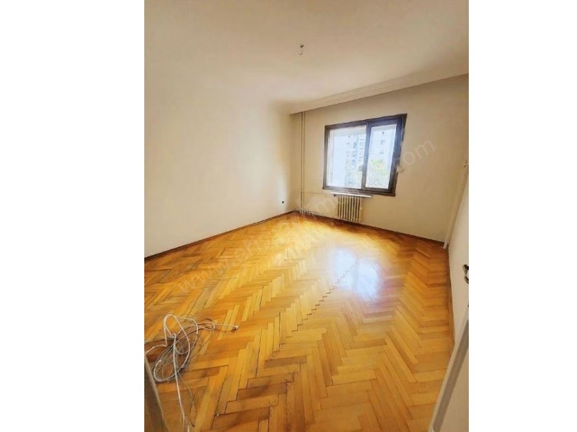 GÖZTEPE BAĞDAT CADDESİ NE YAKIN BAKIMLI BİNADA 180 M2 4+1 DAİRE