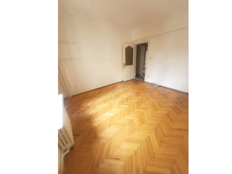 GÖZTEPE BAĞDAT CADDESİ NE YAKIN BAKIMLI BİNADA 180 M2 4+1 DAİRE