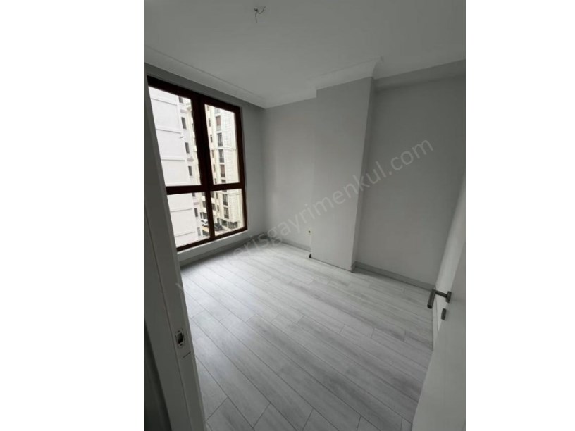 İSTANBUL KADIKÖY BOSTANCI DA MÜKEMMEL KONUMDA ULAŞIMLARA YÜRÜME MESAFESİNDE