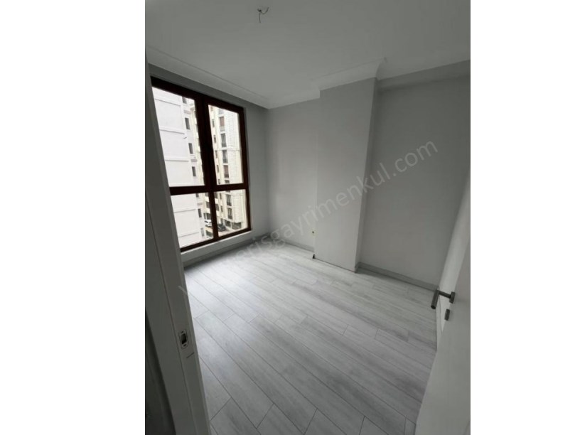 İSTANBUL KADIKÖY BOSTANCI DA MÜKEMMEL KONUMDA ULAŞIMLARA YÜRÜME MESAFESİNDE