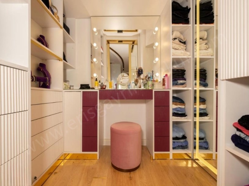 İSTANBUL KADIKÖY CADDEBOSTANDA 118 M2 NET 3+1 GENİŞ BALKONLU SATILIK DAİRE