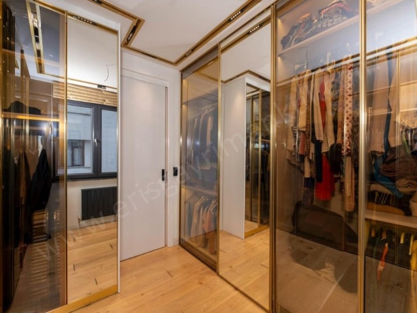 İSTANBUL KADIKÖY CADDEBOSTANDA 118 M2 NET 3+1 GENİŞ BALKONLU SATILIK DAİRE