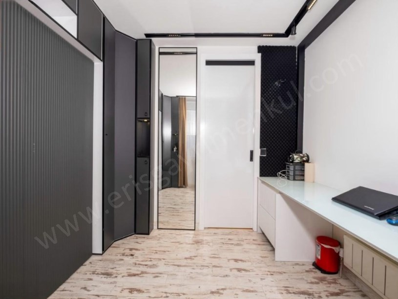 İSTANBUL KADIKÖY CADDEBOSTANDA 118 M2 NET 3+1 GENİŞ BALKONLU SATILIK DAİRE