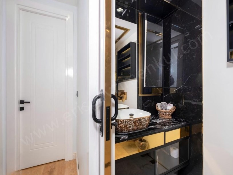 İSTANBUL KADIKÖY CADDEBOSTANDA 118 M2 NET 3+1 GENİŞ BALKONLU SATILIK DAİRE