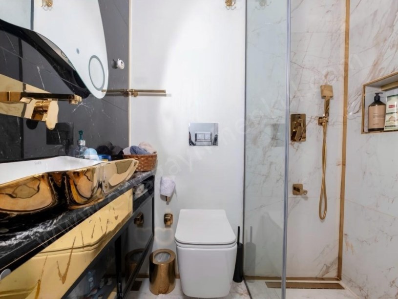 İSTANBUL KADIKÖY CADDEBOSTANDA 118 M2 NET 3+1 GENİŞ BALKONLU SATILIK DAİRE