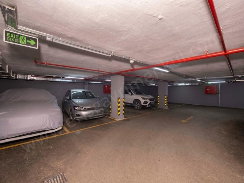 İSTANBUL KADIKÖY CADDEBOSTANDA 118 M2 NET 3+1 GENİŞ BALKONLU SATILIK DAİRE