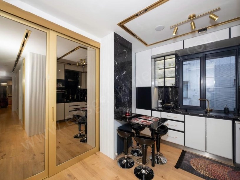 İSTANBUL KADIKÖY CADDEBOSTANDA 118 M2 NET 3+1 GENİŞ BALKONLU SATILIK DAİRE