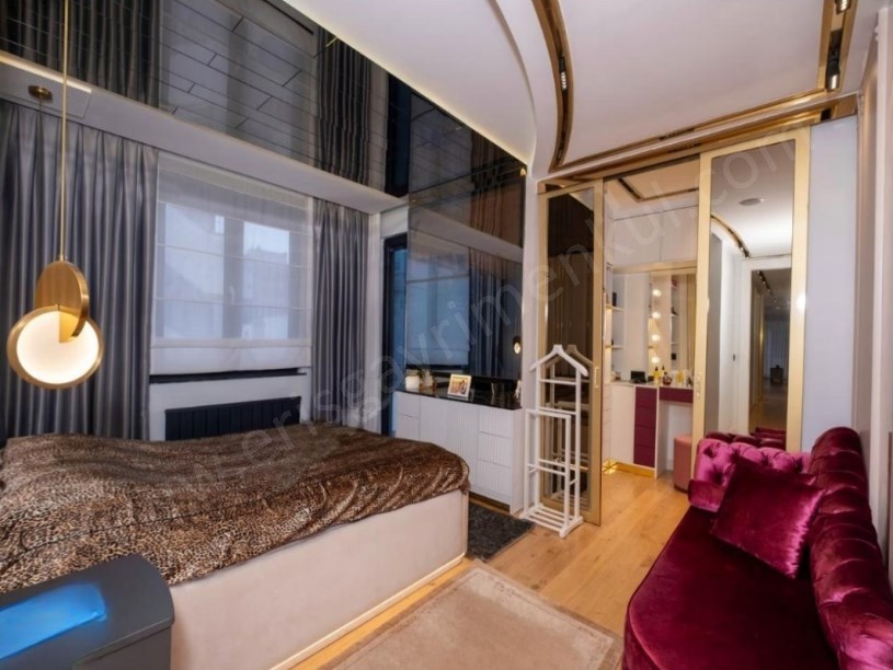 İSTANBUL KADIKÖY CADDEBOSTANDA 118 M2 NET 3+1 GENİŞ BALKONLU SATILIK DAİRE