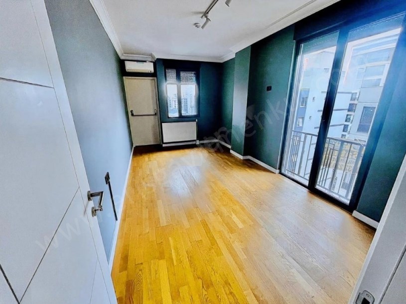 İSTANBUL KADIKÖY Çiftehavuzlar Bağdat Cad.ne 3.Bina Dubleks Modern Fırsat Daire