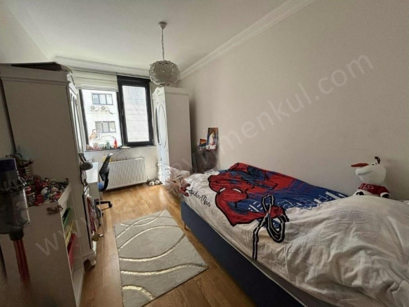 İSTANBUL KADIKÖY KOZYATAĞInda Sitede Satılık 120 m2 Net 4+1