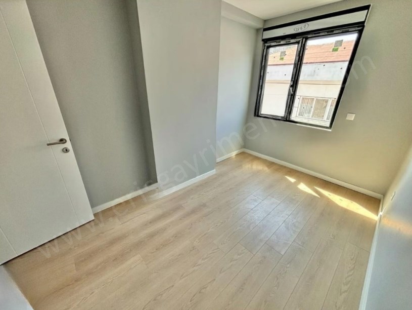 İSTANBUL KADIKOÖY ÖMERPAŞADA BAĞDATA YAKIN 125M2 3+1 SIFIR BALKONLU