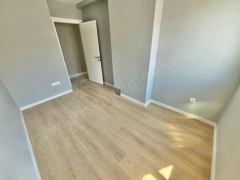 İSTANBUL KADIKOÖY ÖMERPAŞADA BAĞDATA YAKIN 125M2 3+1 SIFIR BALKONLU