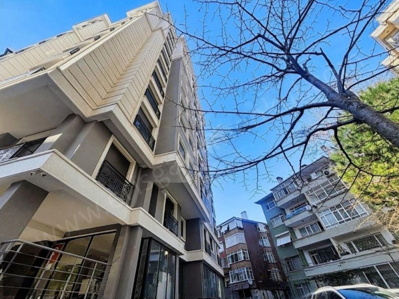 KOZYATAĞINDA SATILIK 3+1 MİNİBÜSE 1.PARALEL 8 YAŞINDA 87 M2 NET BALKONLU FIRSAT DAİRE