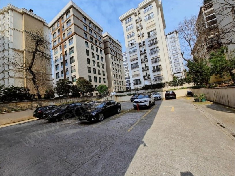 İSTANBUL KADIKÖY ERENKÖY DE  BOŞ, BALKONLU, 3+1 SATILIK DAİRE