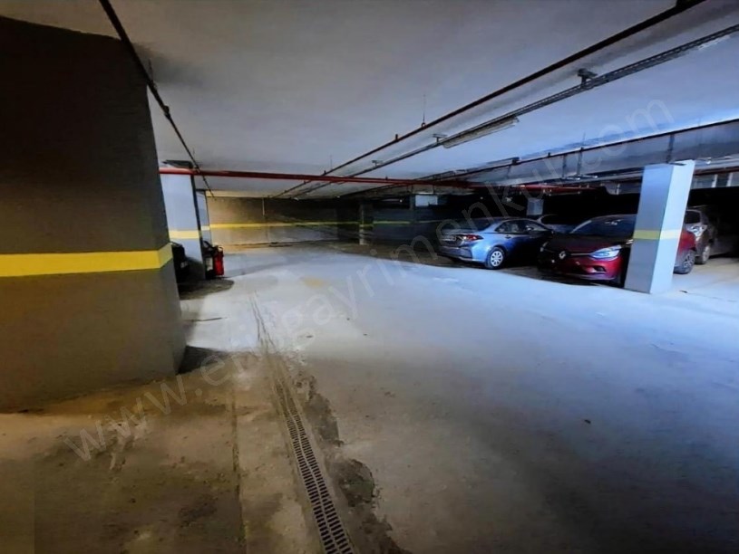 İSTANBUL KADIKÖY ERENKÖY DE  BOŞ, BALKONLU, 3+1 SATILIK DAİRE