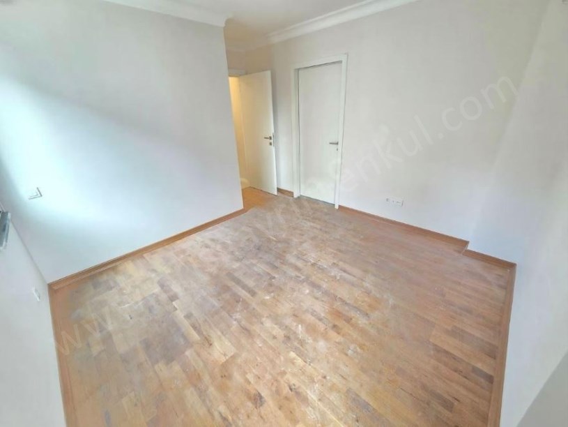 KOZYATAĞI AYŞKEKADIN METRO VE SUADİYE MARMARAY YAKIN SIFIR 2+1 DAİRE KADIKÖY