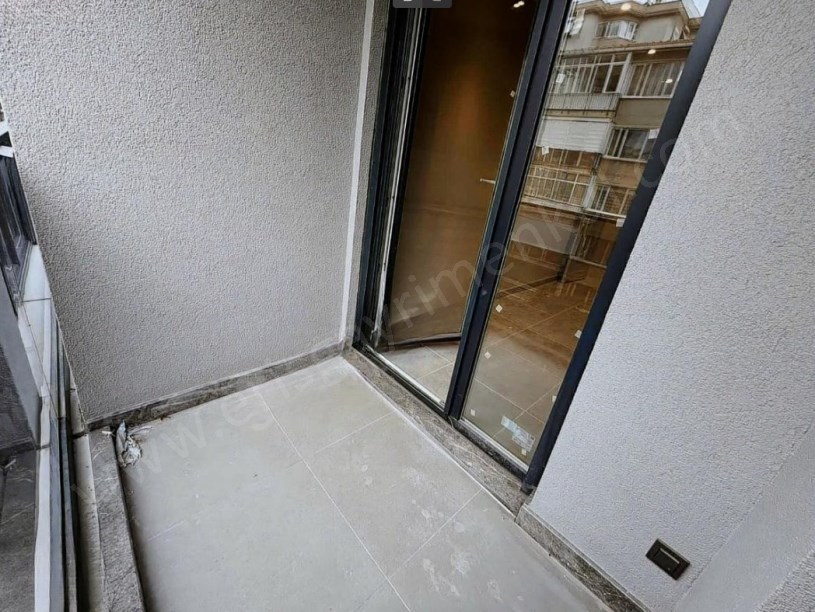 İSTANBUL KADIKÖY  BOSTANCI DA BÜYÜK 2+1 FERAH DAİRE