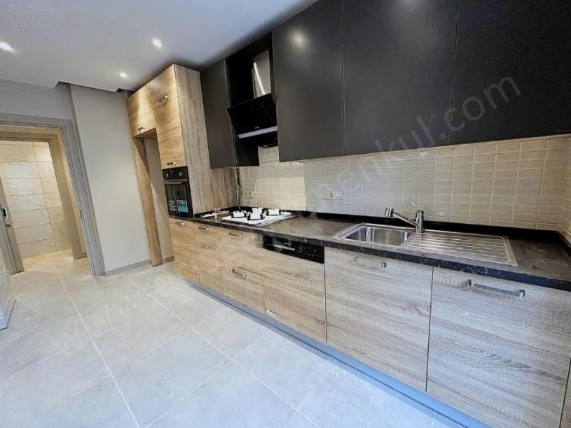 İSTANBUL KADIKÖY  BOSTANCI DA BÜYÜK 2+1 FERAH DAİRE