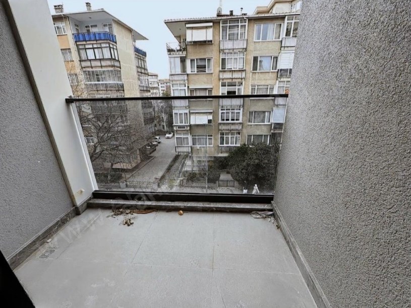 İSTANBUL KADIKÖY  BOSTANCI DA BÜYÜK 2+1 FERAH DAİRE