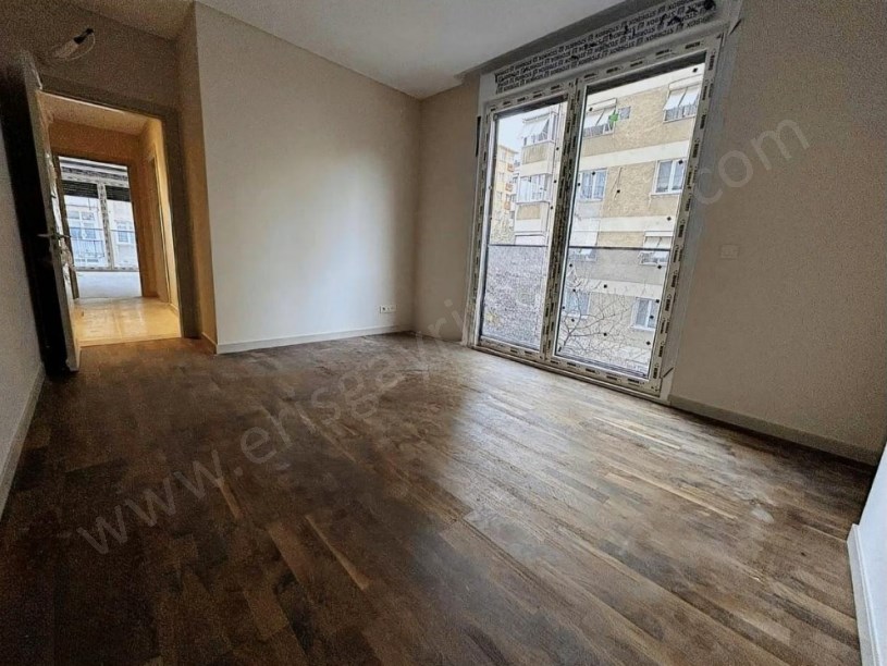 İSTANBUL KADIKÖY  BOSTANCI DA BÜYÜK 2+1 FERAH DAİRE