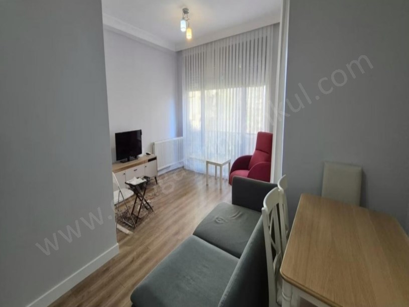 İSTANBUL KADIKÖY GÖZTEPEDE MİNİBÜSE 3.BİNA 90M2NET 3+1 SIFIR