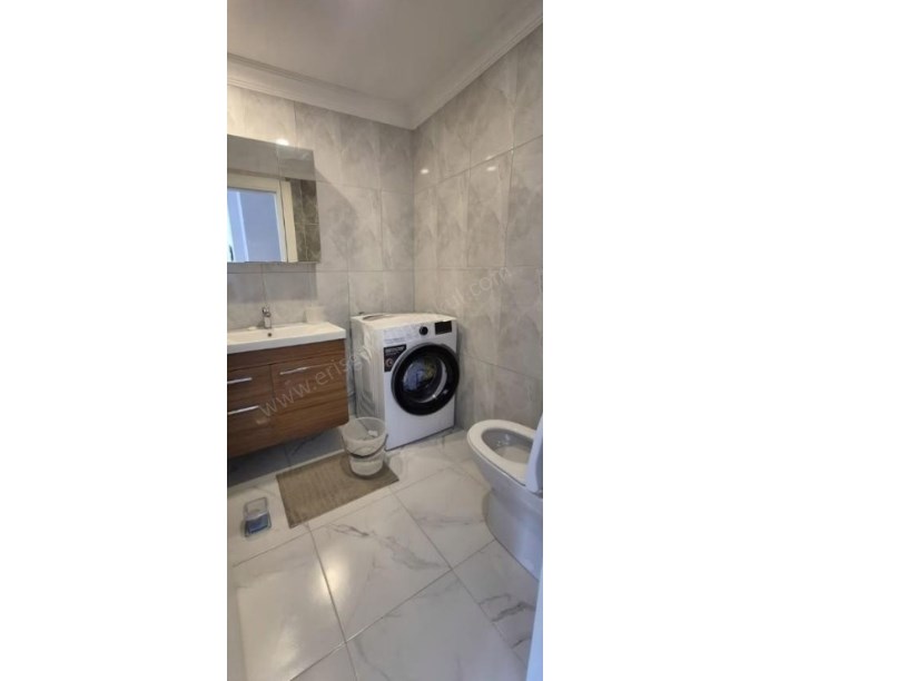 İSTANBUL KADIKÖY GÖZTEPEDE MİNİBÜSE 3.BİNA 90M2NET 3+1 SIFIR