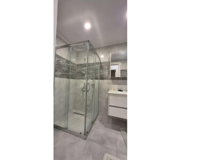 İSTANBUL KADIKÖY GÖZTEPEDE MİNİBÜSE 3.BİNA 90M2NET 3+1 SIFIR