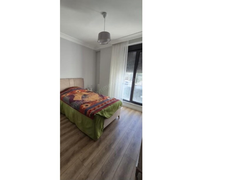 İSTANBUL KADIKÖY GÖZTEPEDE MİNİBÜSE 3.BİNA 90M2NET 3+1 SIFIR