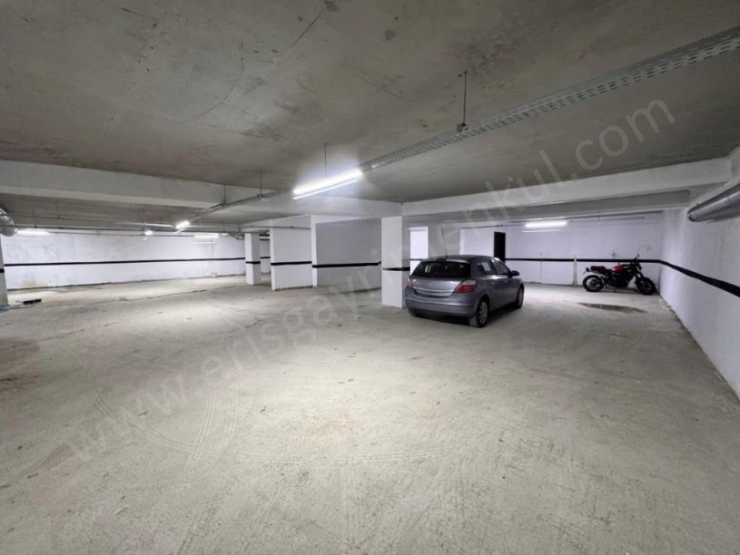 İSTANBUL KADIKÖY GÖZTEPEDE MİNİBÜSE 3.BİNA 90M2NET 3+1 SIFIR