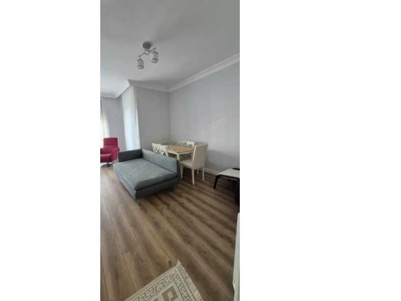 İSTANBUL KADIKÖY GÖZTEPEDE MİNİBÜSE 3.BİNA 90M2NET 3+1 SIFIR