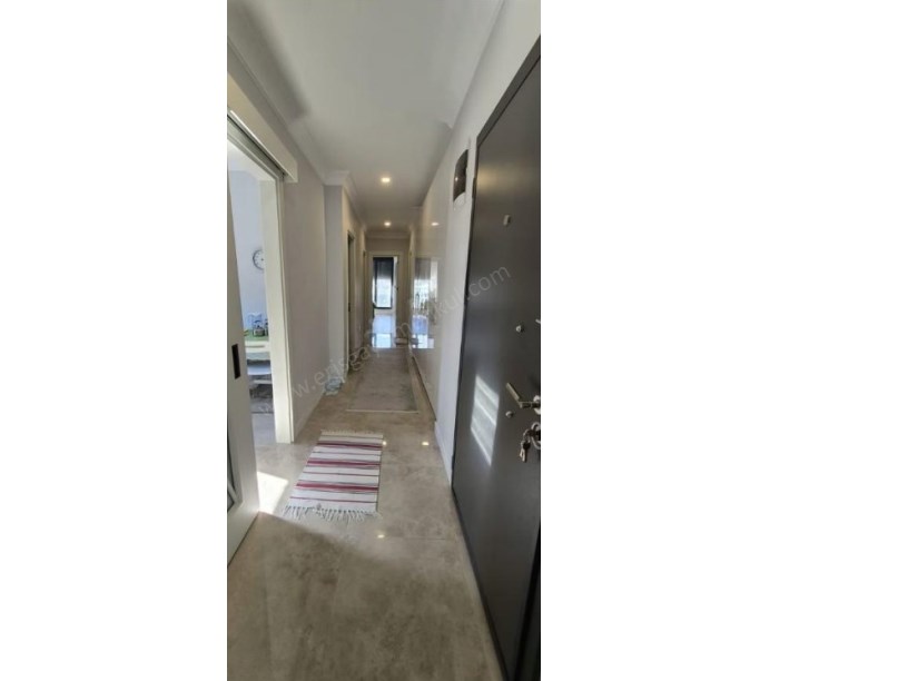 İSTANBUL KADIKÖY GÖZTEPEDE MİNİBÜSE 3.BİNA 90M2NET 3+1 SIFIR