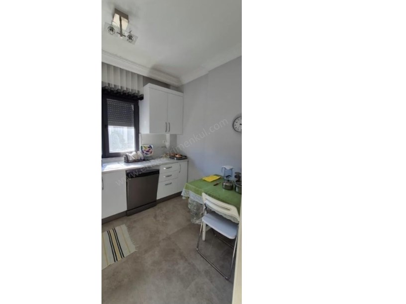 İSTANBUL KADIKÖY GÖZTEPEDE MİNİBÜSE 3.BİNA 90M2NET 3+1 SIFIR