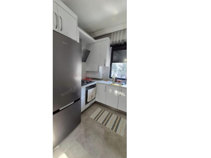 İSTANBUL KADIKÖY GÖZTEPEDE MİNİBÜSE 3.BİNA 90M2NET 3+1 SIFIR