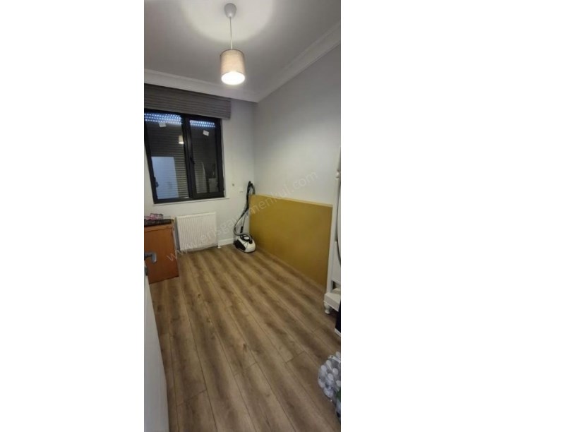 İSTANBUL KADIKÖY GÖZTEPEDE MİNİBÜSE 3.BİNA 90M2NET 3+1 SIFIR