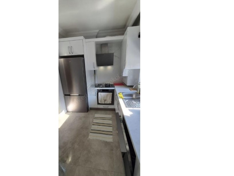 İSTANBUL KADIKÖY GÖZTEPEDE MİNİBÜSE 3.BİNA 90M2NET 3+1 SIFIR