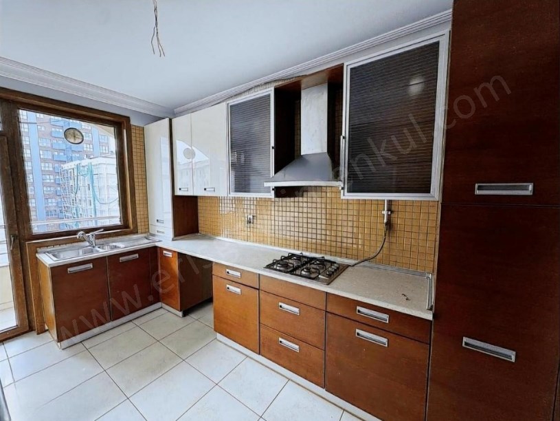 İSTANBUL KADIKÖY ERENKÖY ÖMERPAŞA DA 7.KAT 130 M2 KOMBİLİ MASRAFSIZ 18.450.000