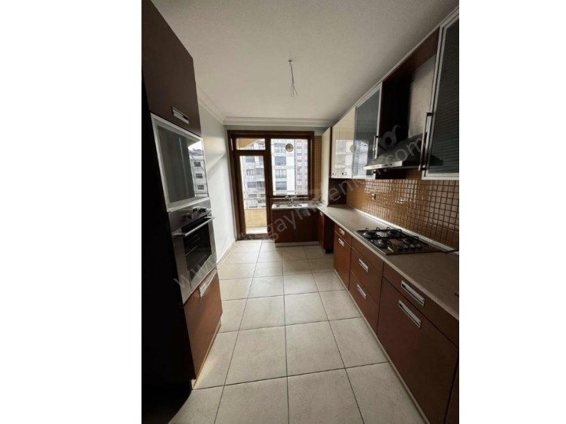 İSTANBUL KADIKÖY ERENKÖY ÖMERPAŞA DA 7.KAT 130 M2 KOMBİLİ MASRAFSIZ 18.450.000